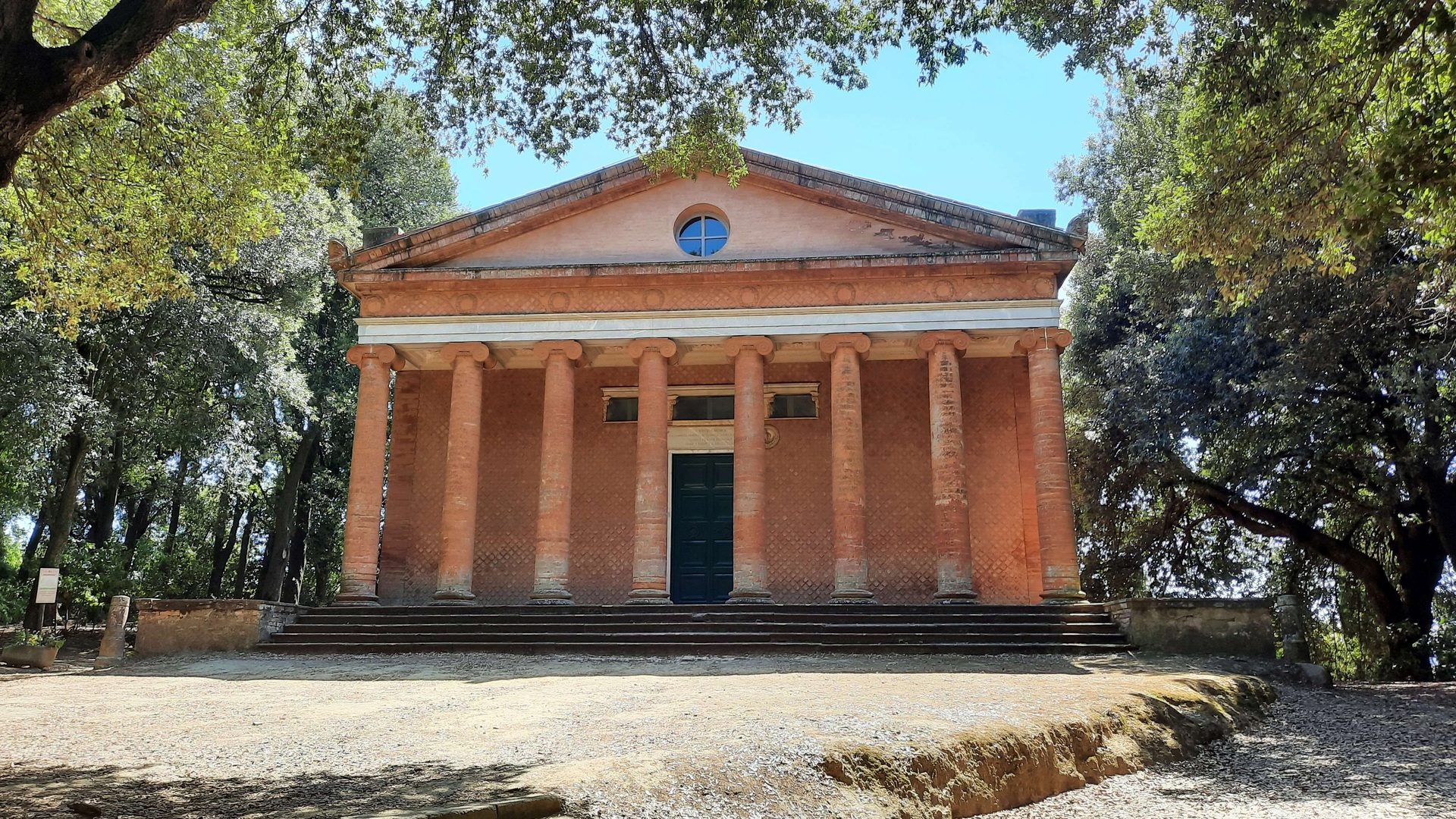Temple%20of%20Minerva%20Medica%2C%20Montefoscoli%20-%2001.jpg
